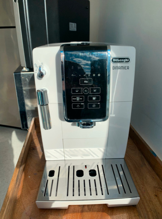 DeLonghi Dinamica Espresso Machine in Coffee Makers in City of Halifax