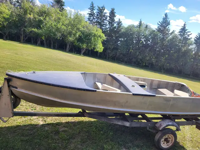 1960s Princecraft Boat in Powerboats & Motorboats in Prince Albert - Image 3