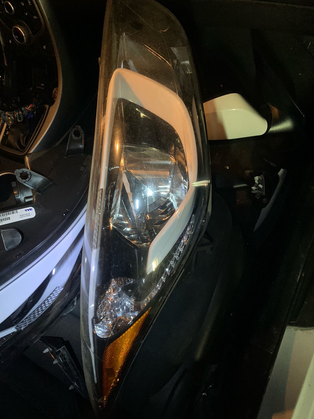 2016 Elantra rt headlamp  in Auto Body Parts in Mission - Image 2