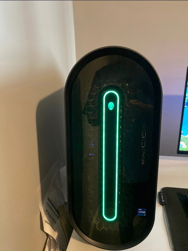 Gaming pc Alienware high end in Arts & Collectibles in La Ronge