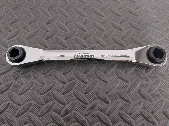 Mastercraft MAXIMUM Ratcheting Bolt Remover64241769855874121