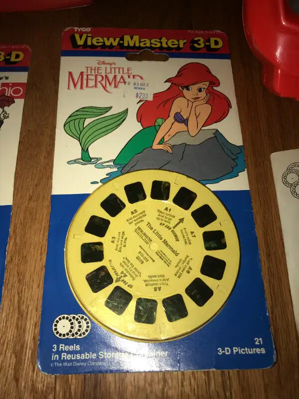 View-Master Lot 2 x 3D Viewers + 2 New set Reels + Vintage Sets in Toys & Games in St. Catharines - Image 5