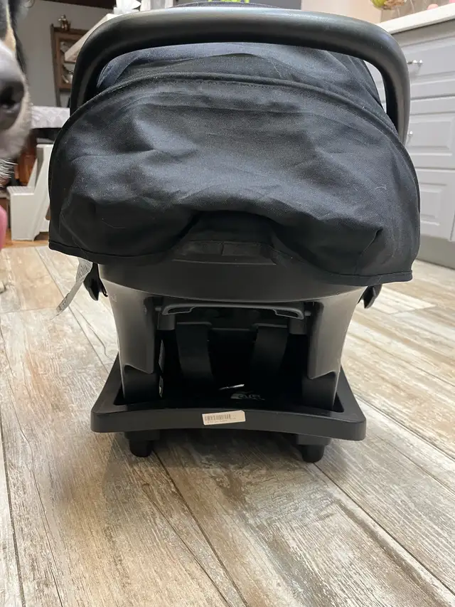 Infant car seat in Strollers, Carriers & Car Seats in City of Toronto - Image 7