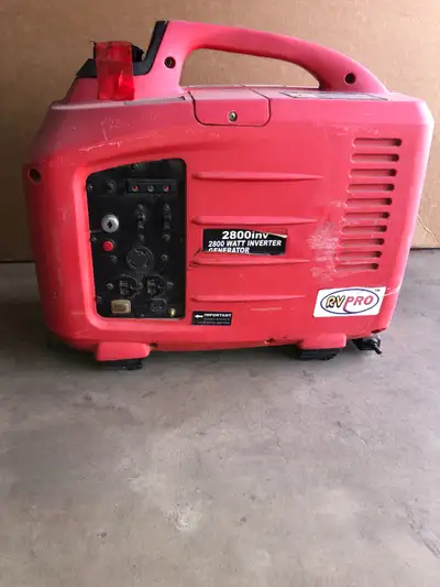 RV pro / 2800 watt inverter Generator, runs but could use a tune up, battery is dead but pull start...