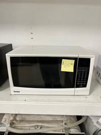 Danby white and black microwave 