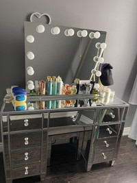 Make-up table with mirror 