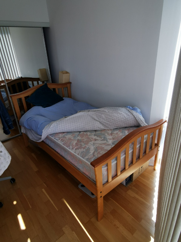 Dutailier Twin Size Bed (OBO) in Beds & Mattresses in City of Toronto - Image 4