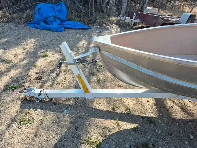(SOLD PENDING FINAL PAYMENT)Misty RIVER 14 FT BOAT AND trailer in Powerboats & Motorboats in Saskatoon - Image 4