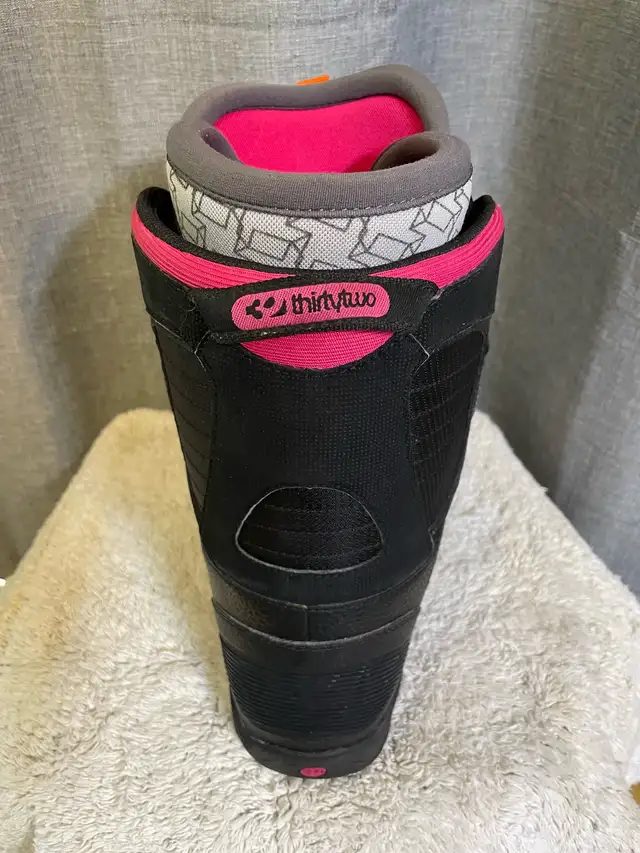 Women’s Snowboard Boots in Snowboard in Calgary - Image 8