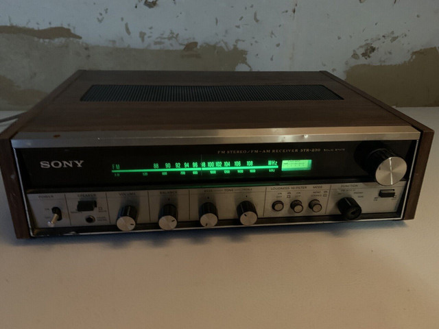 Vintage Sony STR-230 FM Stereo / FM -AM Receiver Solid State