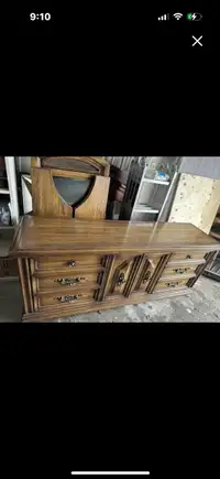 BEAUTIFUL DRESSER WITH 9 DRAWERS & 3 SIDED MIRROR