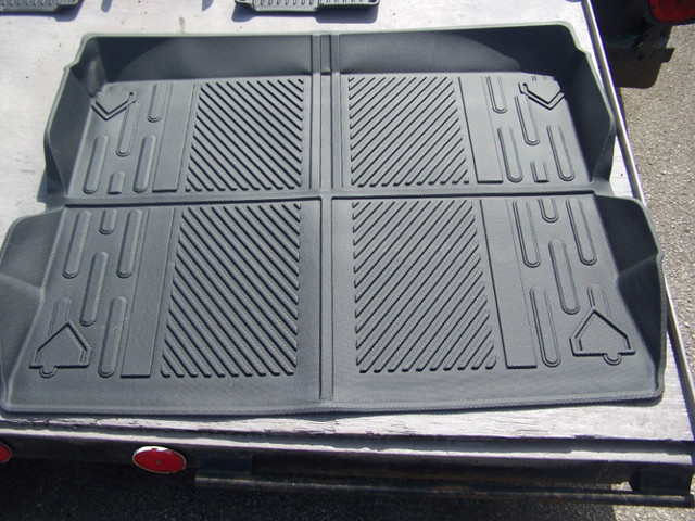 FORD BRONCO 7 PC. FLOOR MATS 2021-2023 in Other Parts & Accessories in Hamilton - Image 2