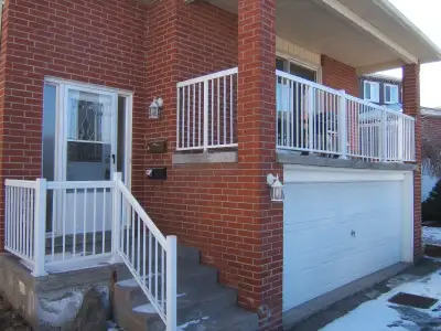 MISSISSAUGA - SQUARE ONE PRIVATE ROOM MUST SEE!