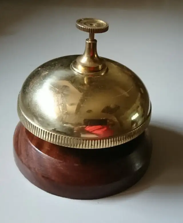 Vintage Bombay Brass Service Bell with Wood Base in Arts & Collectibles in Oshawa / Durham Region - Image 3