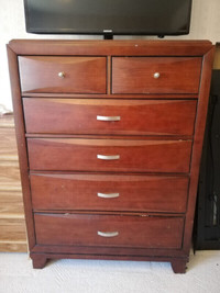 Big chest of drawers. I will deliver. READ AD CAREFULLY