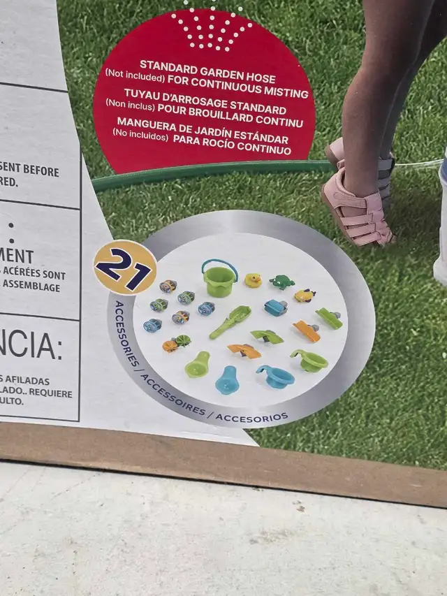 Step2 Waterfall Discovery Wall water table in Toys & Games in London - Image 4