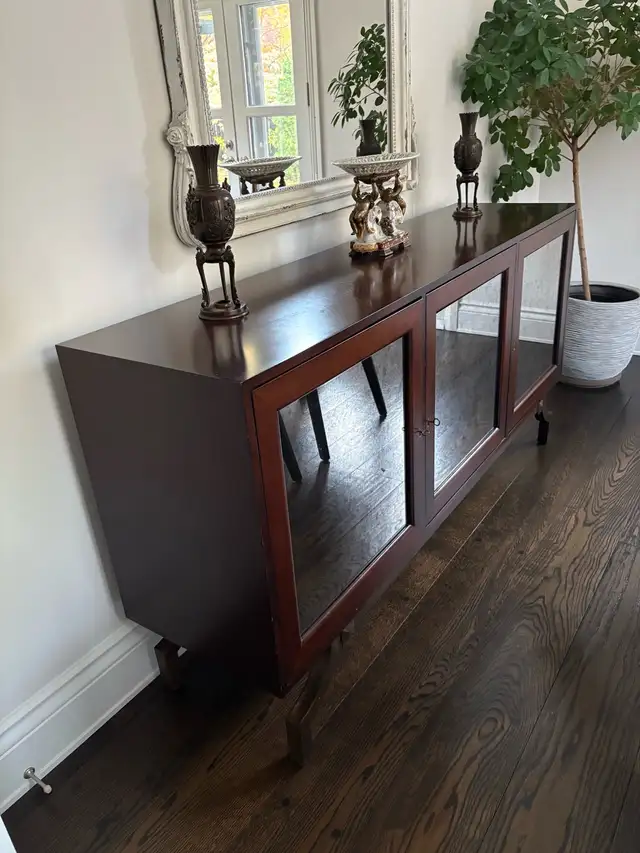 Brown buffet with mirror doors64329993830145120