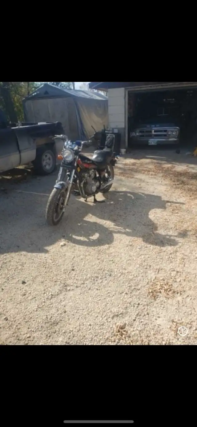 1986 kawasaki kz750  in Sport Touring in Winnipeg - Image 2