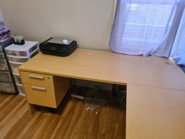 Desk (L Shaped) in Desks in Calgary - Image 4