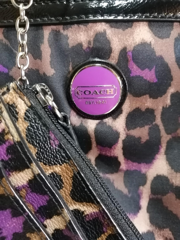 COACH Purple Animal Print Purse with Coin/Card Holder in Other in City of Halifax - Image 3