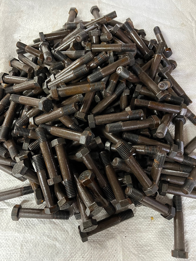  Box of 200 bolts 9/16-12x8  in Hardware, Nails & Screws in Edmonton - Image 2