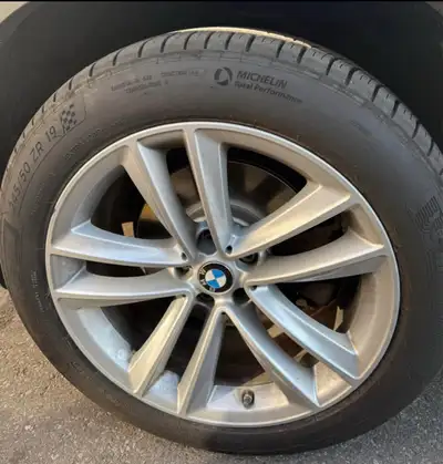 OEM BMW 19” Rims 245/50 R19 105Y (NOT RUN-FLAT tire) Tires are NEW (500kms or less) Bolt Pattern: 5x...