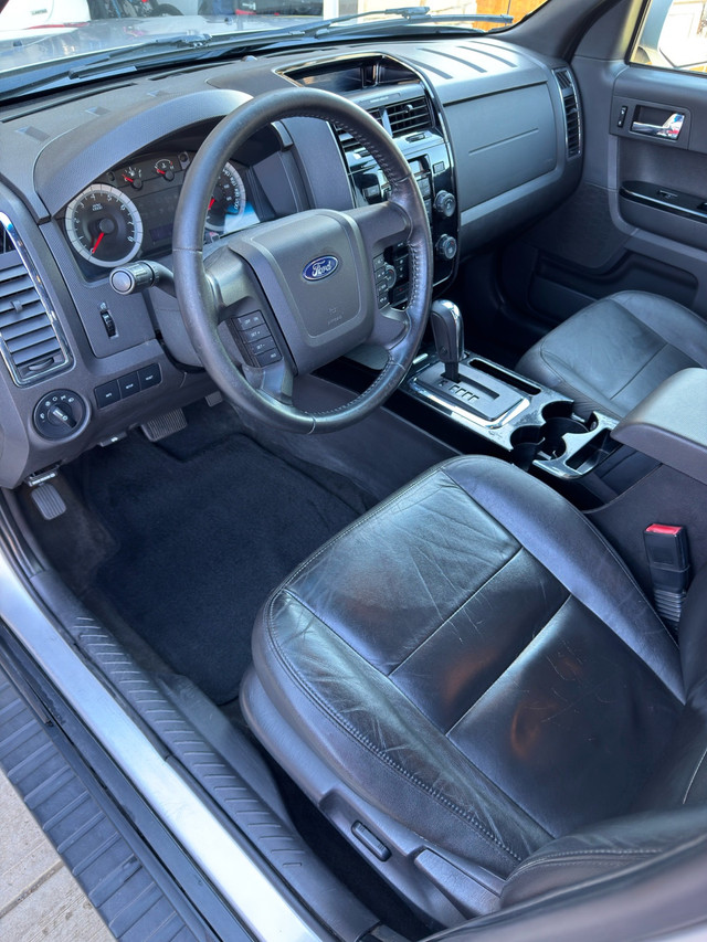 2009 Ford Escape Limited in Cars & Trucks in Medicine Hat - Image 4