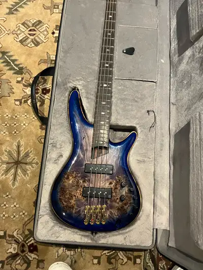 Good condition and well kept Ibanez SR2600CBB premium Includes case