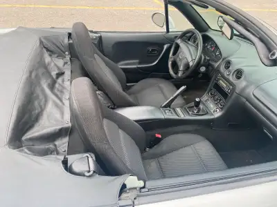 ALL ORIGINAL BASE MODEL EVERYDAY DRIVER AS IS $8000 FIRM SOLD BY MARKHAM MAZDA IM SECOND OWNER FOR P...