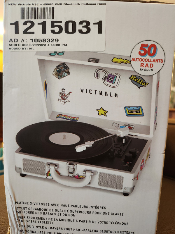 Victrola Record Player in Other in Markham / York Region - Image 2