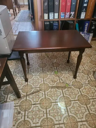 This piano bench is 27" by 16" and 18" high pick up only
