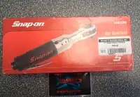 1/4" SnapOn FAR2500 Air Ratchet With Manual & Box (13006077)