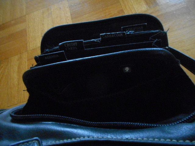 Sacoche /sac à main dans Femmes - Sacs et portefeuilles  à Laval/Rive Nord - Image 4