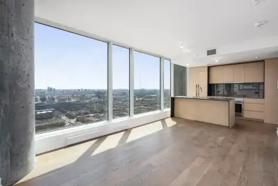 4½ — 2 chambres, 2 salles de bain complètes — 20e étage, vue panoramique sud — Solstice, 1020 rue de...