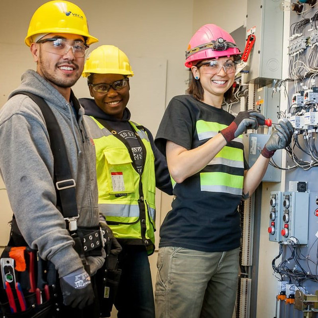Master Electrician/potlight from 50 - City of Toronto in Electrician in City of Toronto - Image 3
