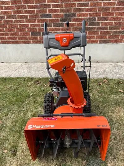 Fuel-powered snow blower. Very new snow blower has only been used a few times and now it won't start...