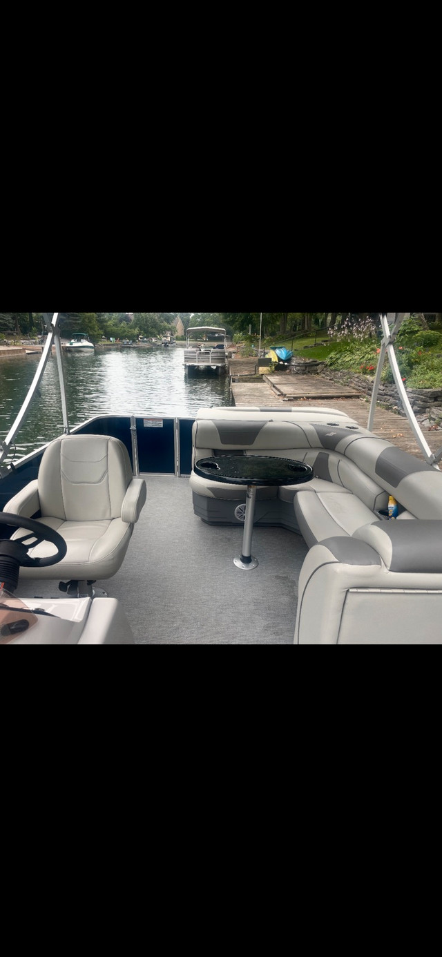 2021 pontoon boat  in Powerboats & Motorboats in Barrie - Image 4