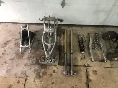 Parts -Front shocks -Rear shocks -Frame -Sub frame -Carb is OEM- -Swing arm And more…