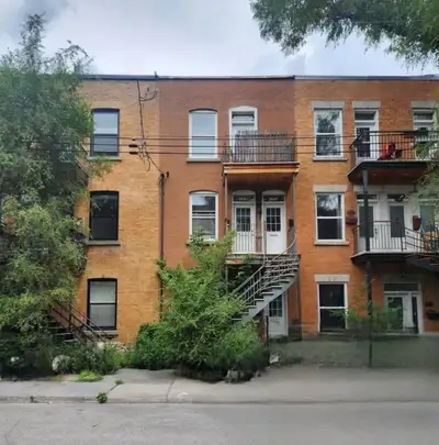 À qui la chance ! 4 1/2 à louer dans un emplacement stratégique, d'un secteur recherché de Rosemont,...