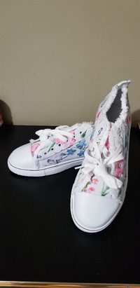 White with Flowers Running Shoes
