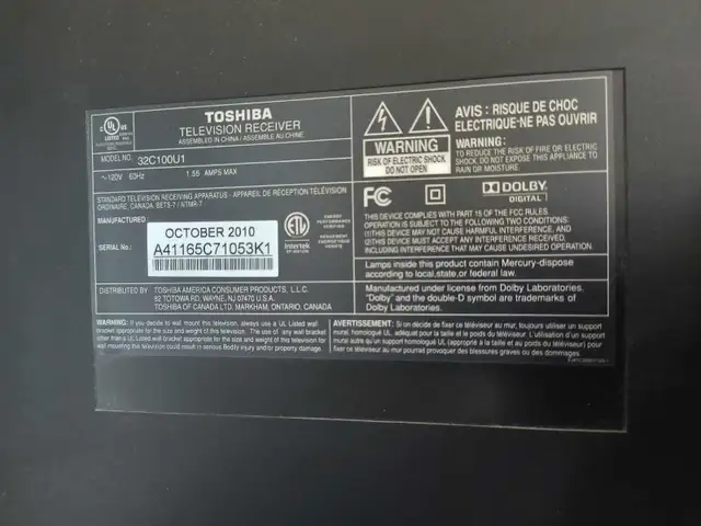 Toshiba 32inch smart TV  and DVD player in TVs in Ottawa - Image 3