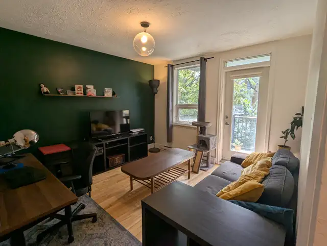 1-Bedroom Condo – Saint-Sacrement | Semi-Furnished | Parking Included