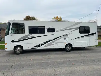 Hurricane RV 44 ft 84,000 km Sleeps 6 Excellent used condition $22,000.00