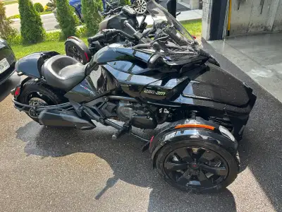 2019 can am spider f3 sport. Low km 5587 one owner all service has been done and ready to ride.