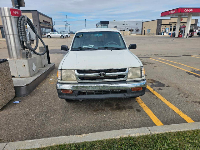 Toyota Tacoma 1998 xtracab in Cars & Trucks in Grande Prairie