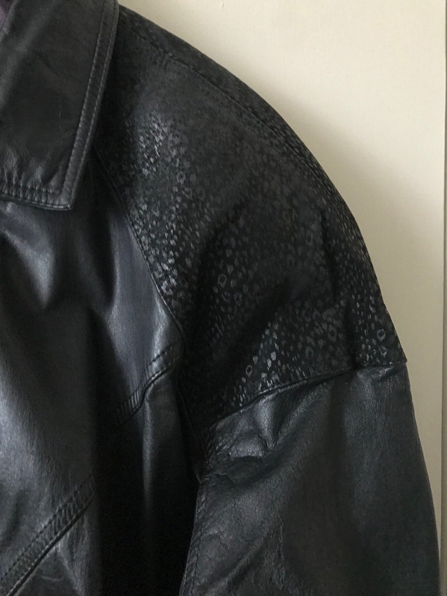 Manteau de cuir Vintage année 80’ dans Art et objets de collection  à Longueuil/Rive Sud - Image 2