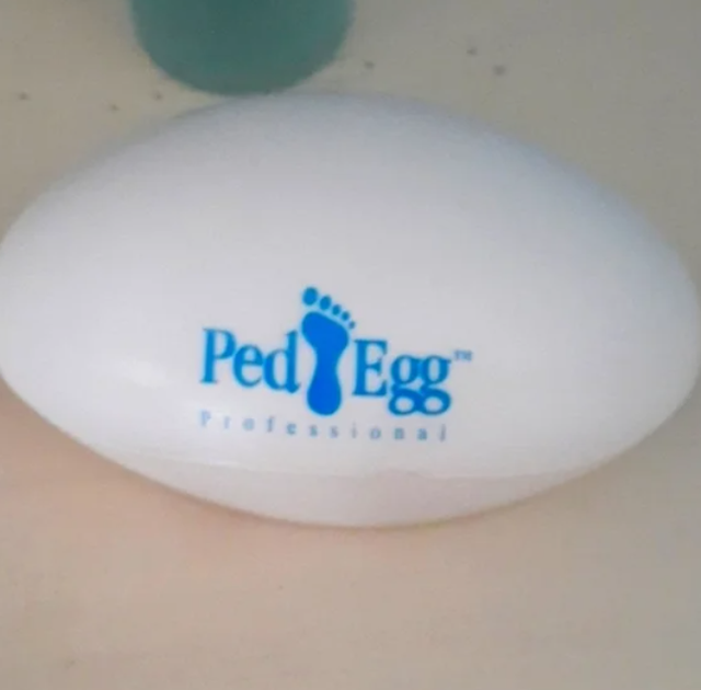 Pedicure essentials - Pedi Egg, corn parer, scrub, clippers64744751126147122