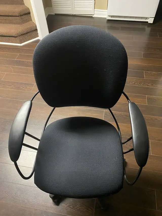 Office Chair  in Chairs & Recliners in Mississauga / Peel Region - Image 2