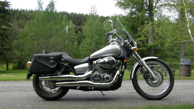 Moto Honda Shadow Spirit 750 cc dans Routières  à Rimouski / Bas-St-Laurent - Image 2