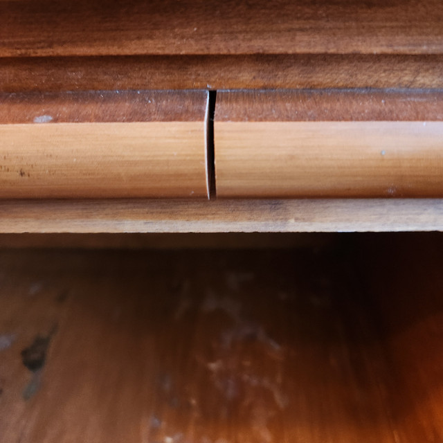 Vintage/ antique real maple wood end table w drawer & cabinet in Coffee Tables in Mississauga / Peel Region - Image 3